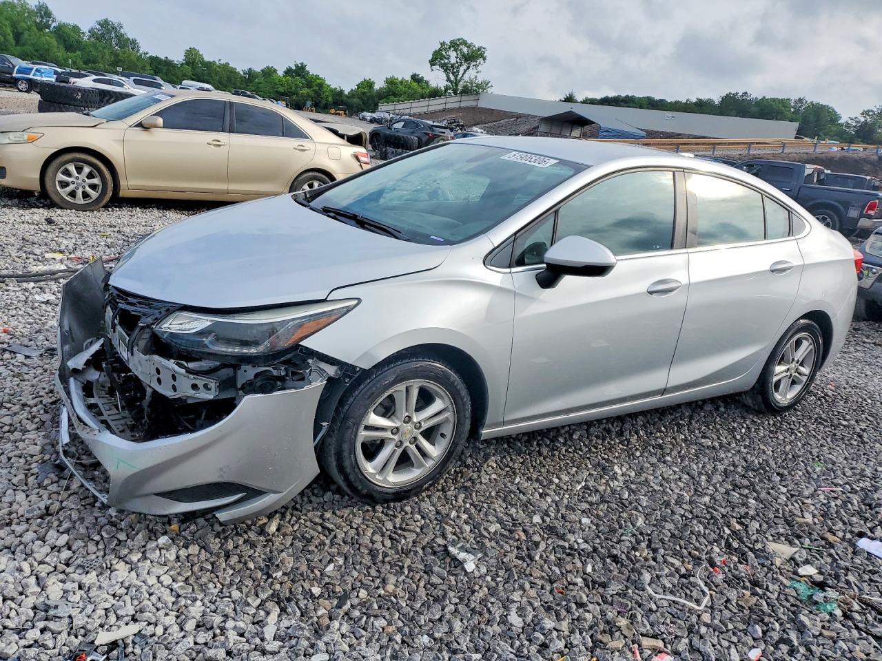 Salvage Chevrolet Cruze Image