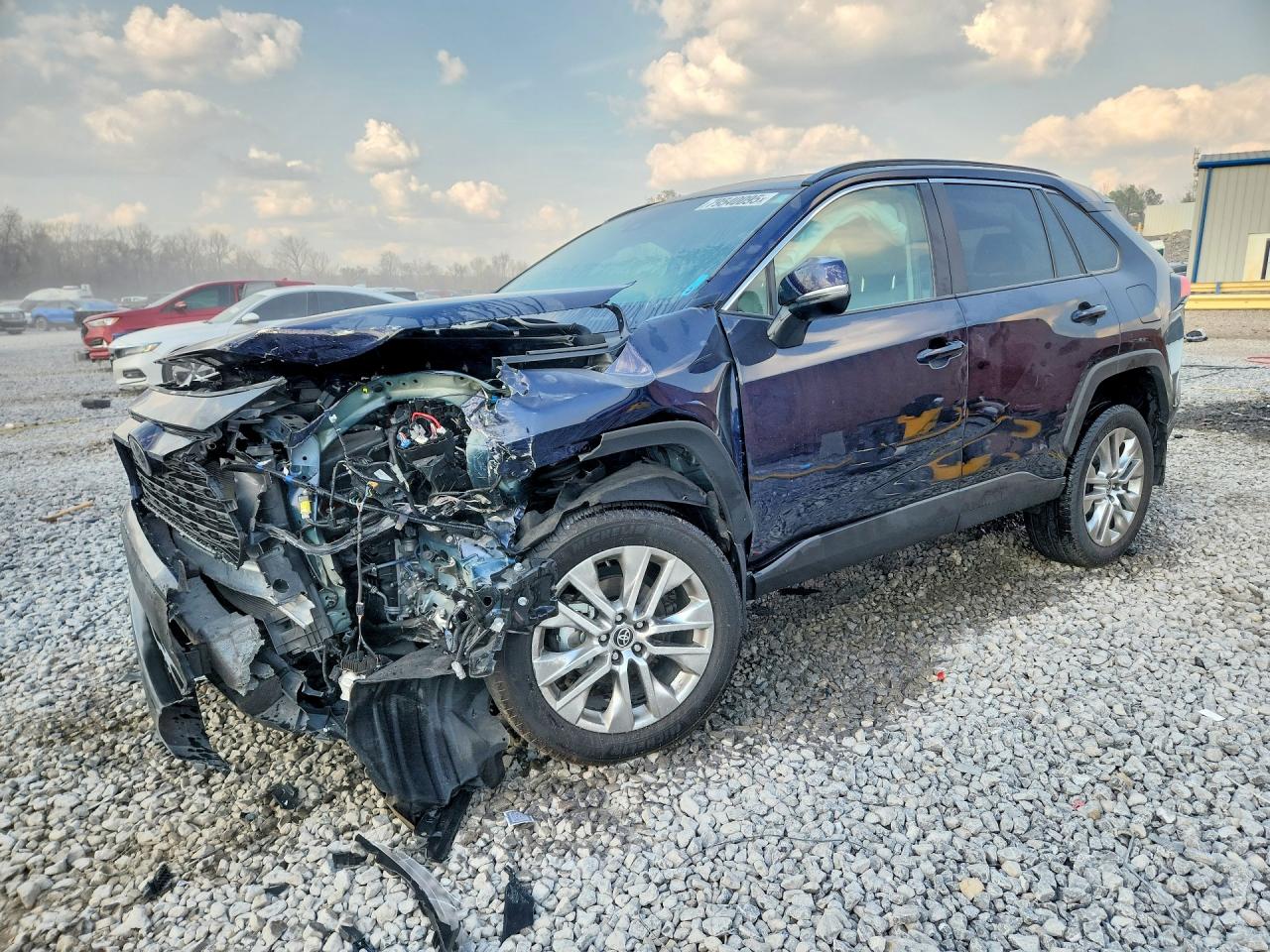Salvage Toyota RAV4 Image
