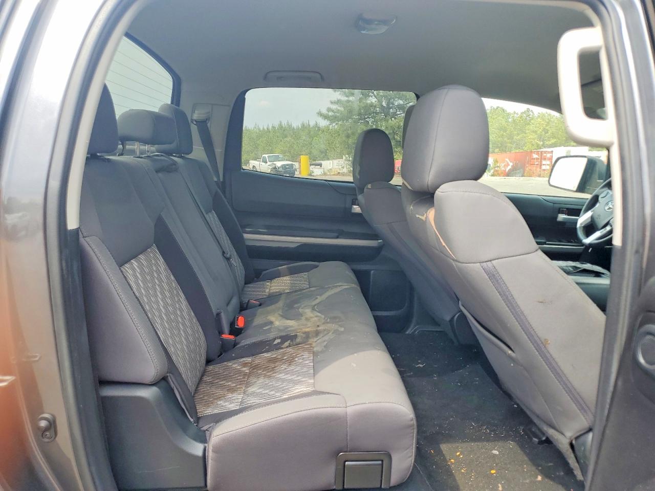 Toyota Tundra Crewmax Sr5