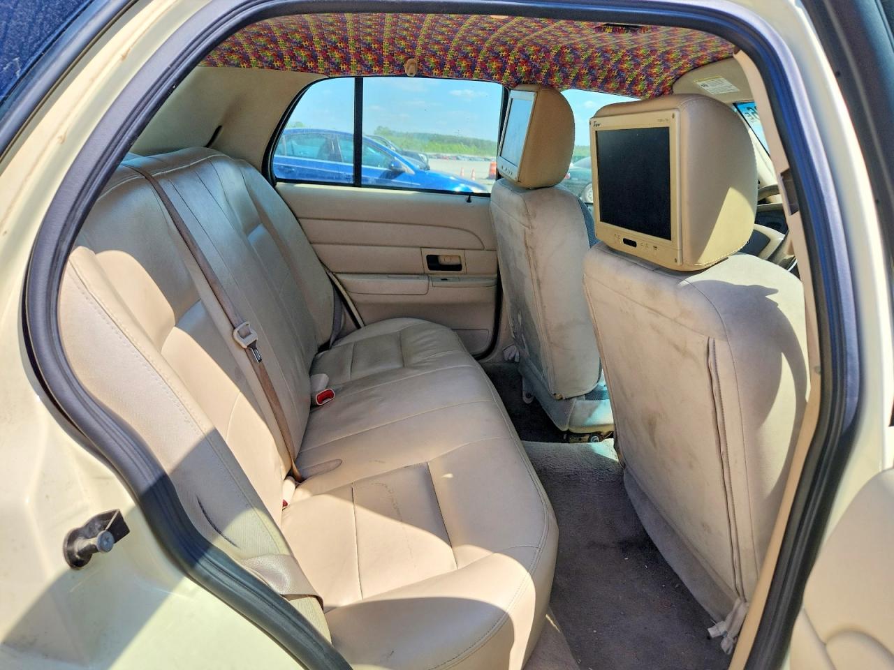 Ford Crown Vic Base