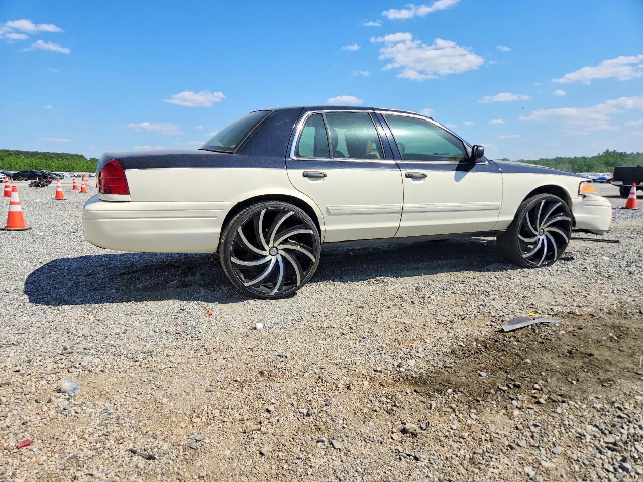 Ford Crown Vic Base