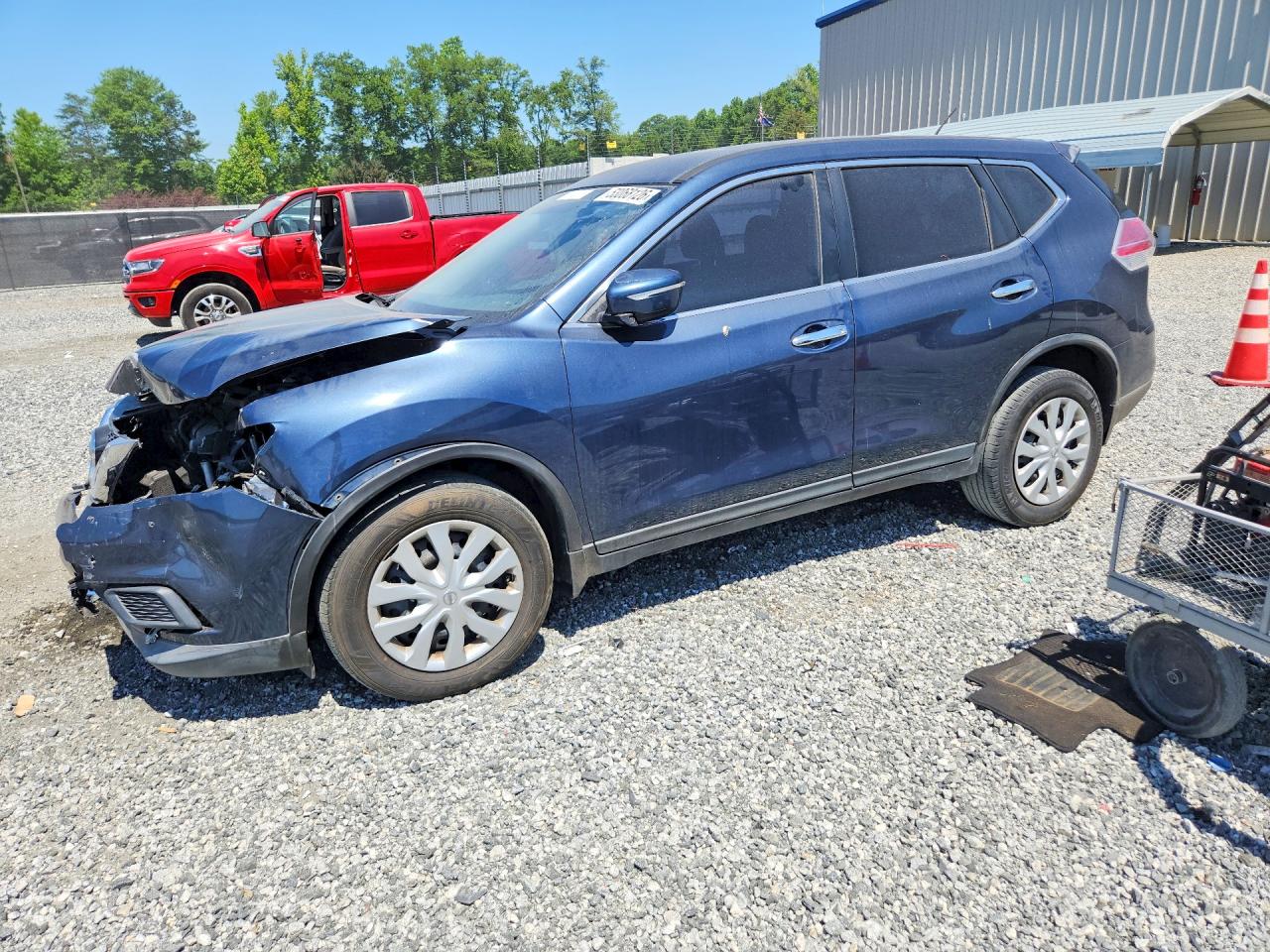 Salvage Nissan Rogue Image