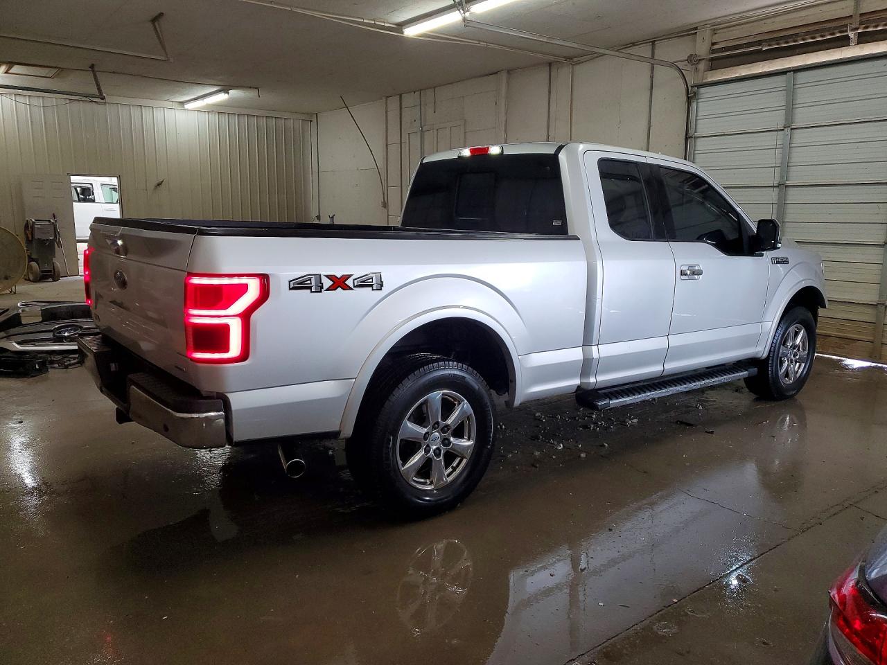 Ford F-150 Super Cab