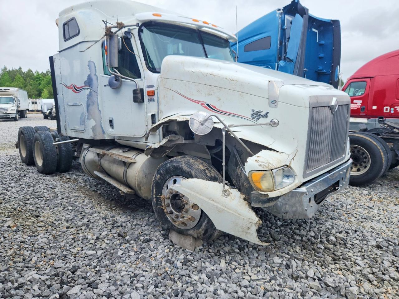 Salvage International 9900i Trac Image