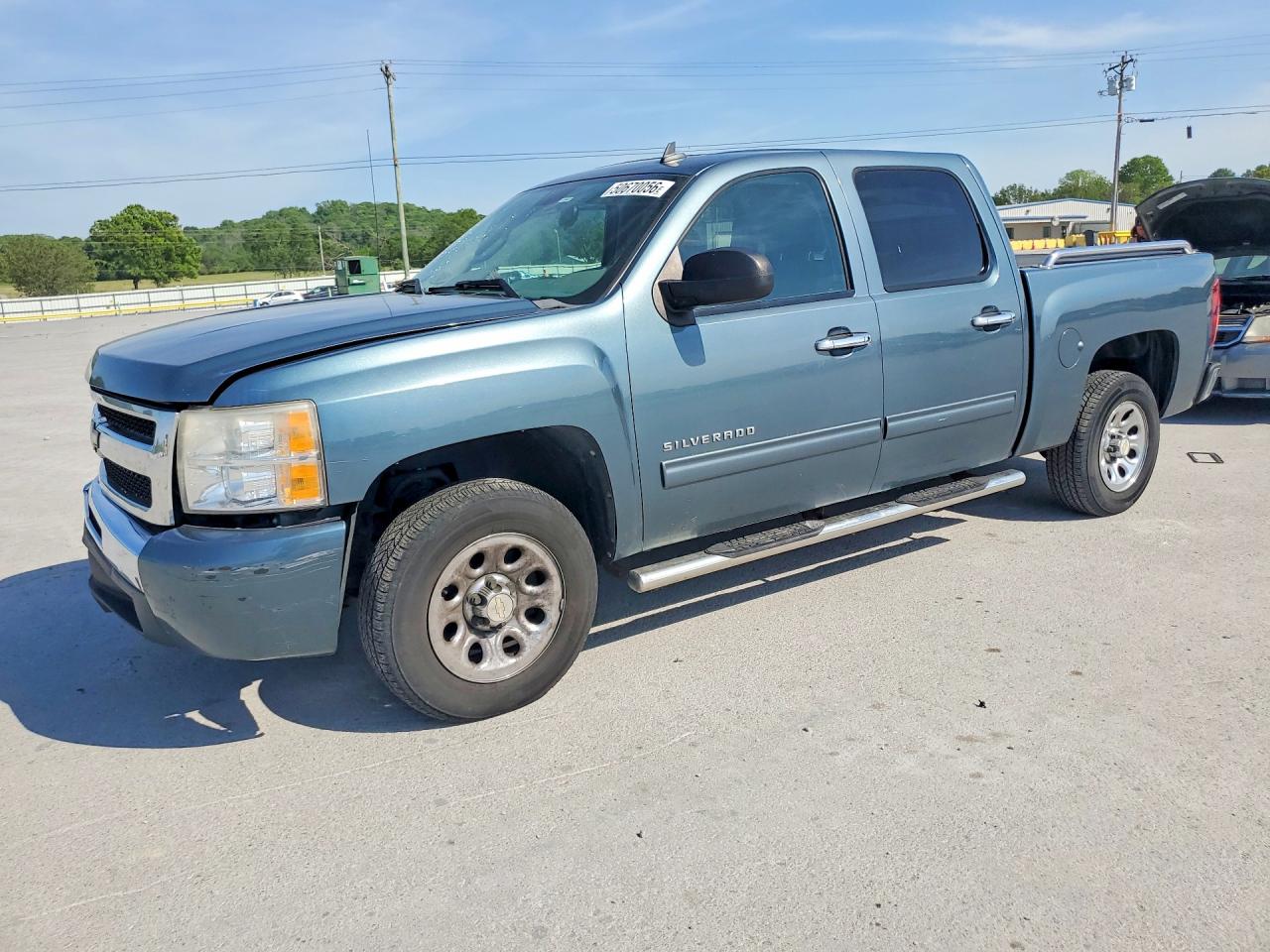 Salvage Chevrolet Silverado Image