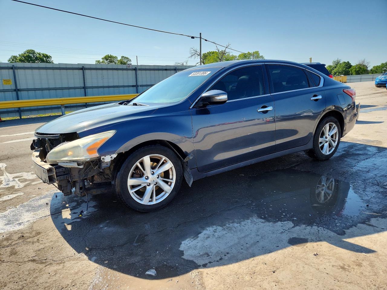 Salvage Nissan Altima Image