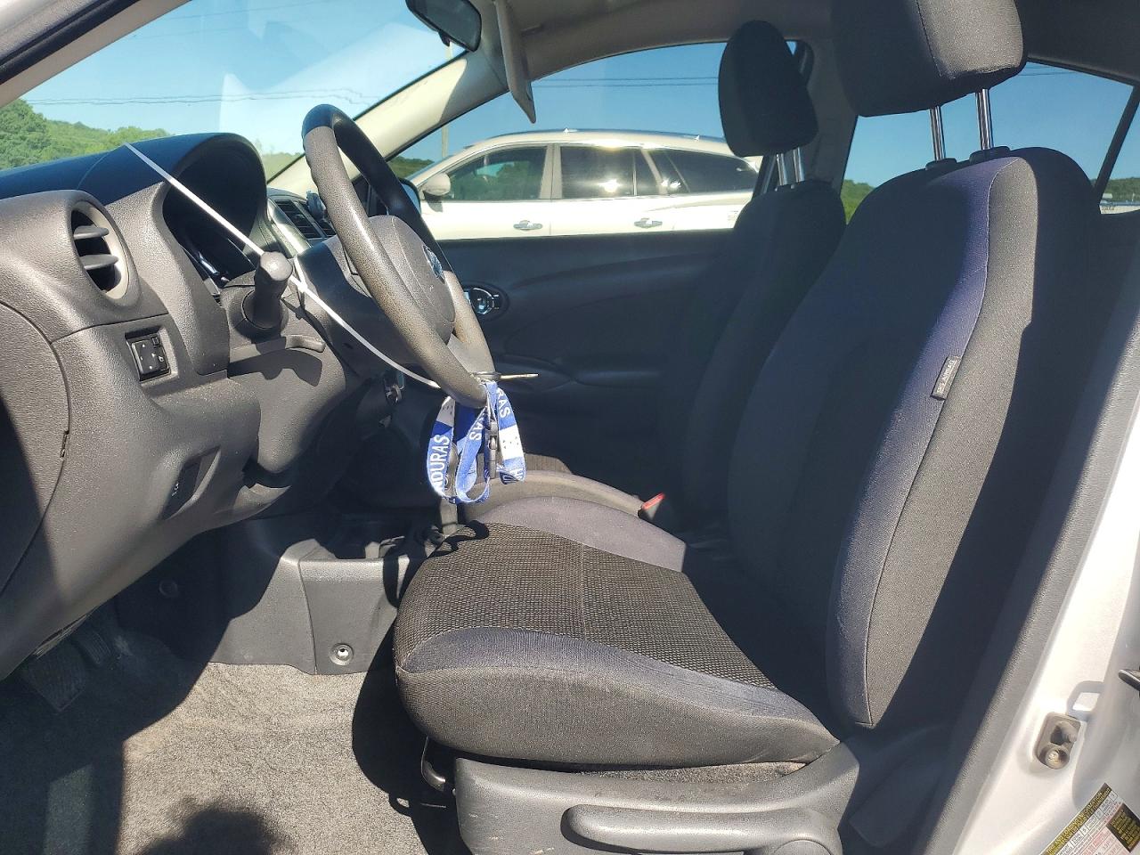 Nissan Versa 1.6 S