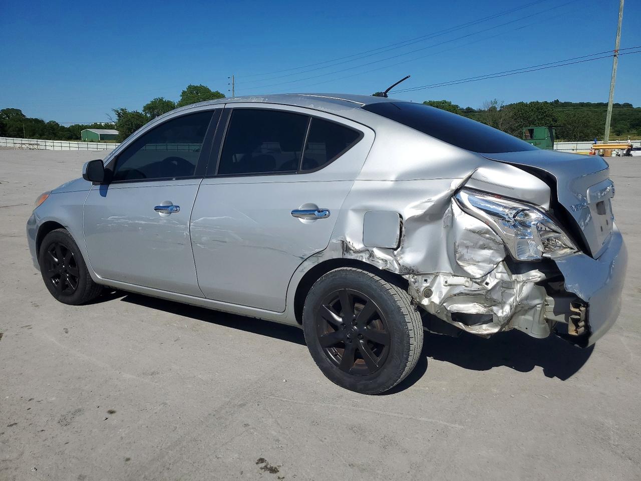 Nissan Versa 1.6 S