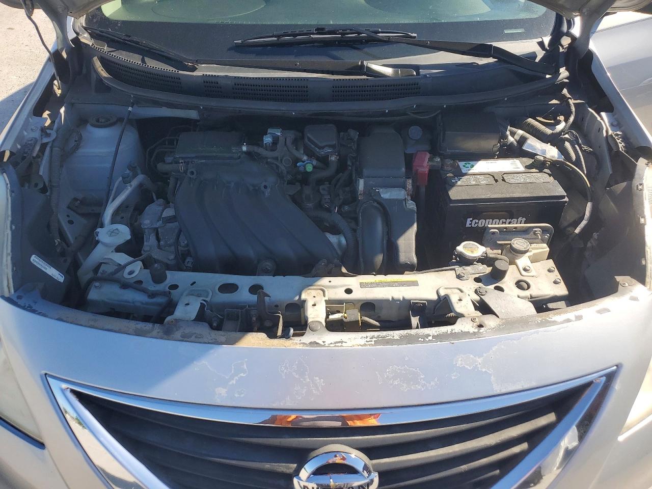 Nissan Versa 1.6 S