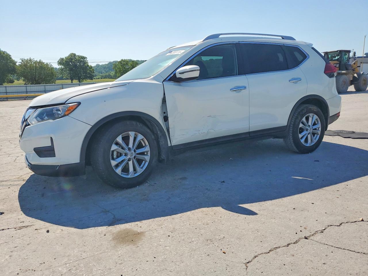 Salvage Nissan Rogue Image