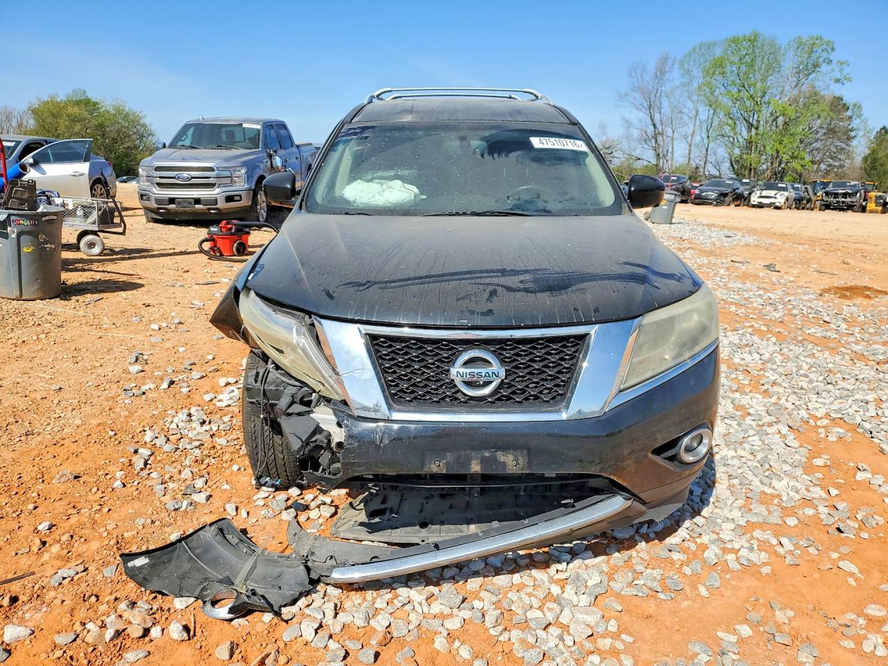 Nissan Pathfinder S