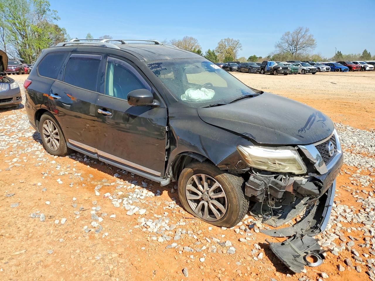 Nissan Pathfinder S
