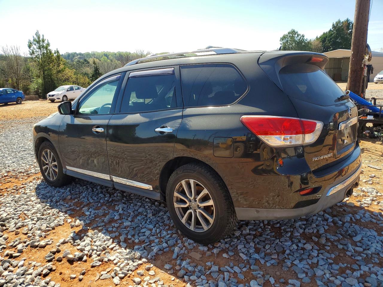 Nissan Pathfinder S