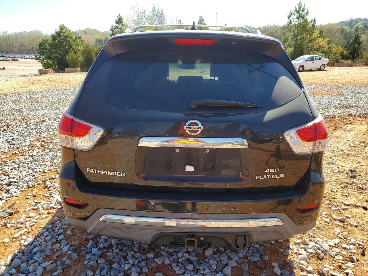 Nissan Pathfinder S