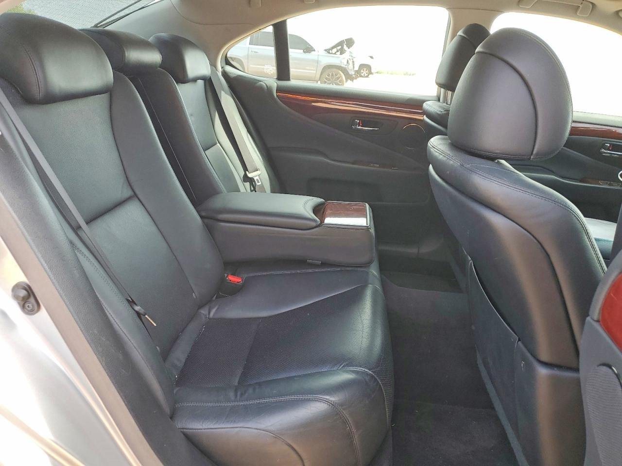 Lexus LS 460