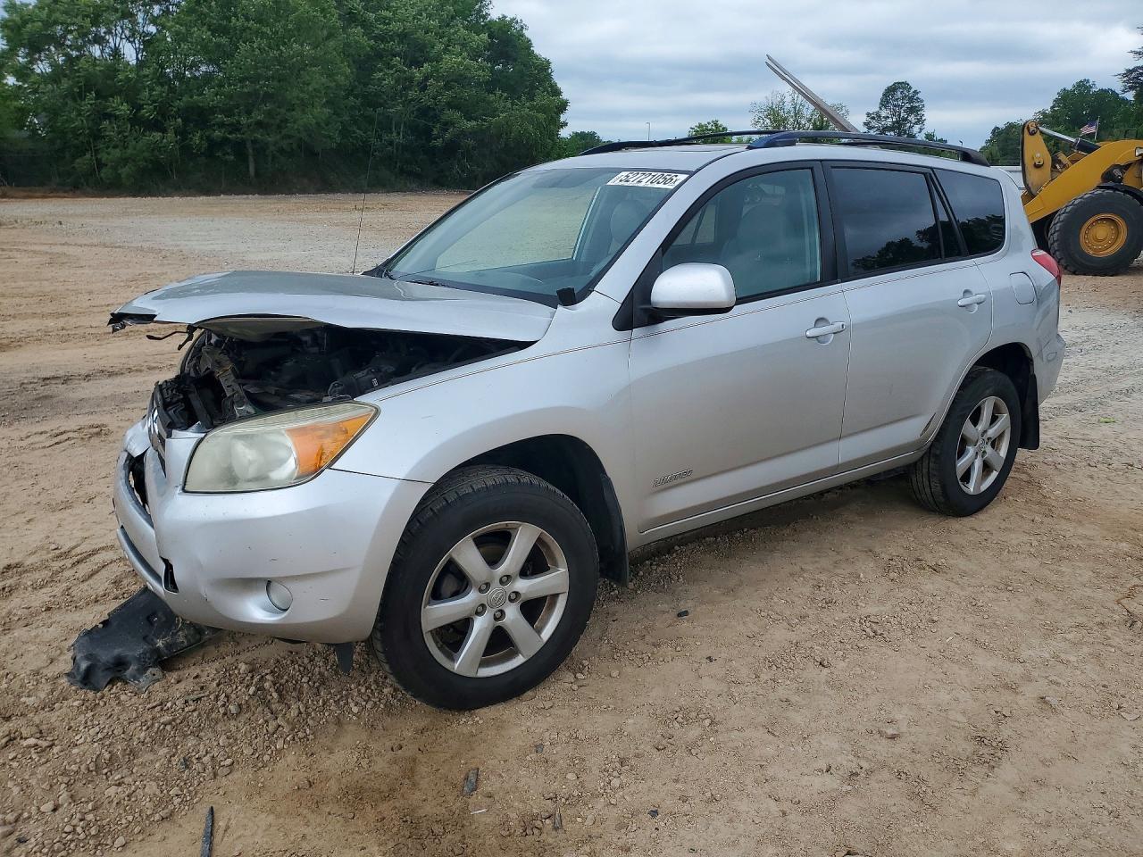 Salvage Toyota RAV4 Image