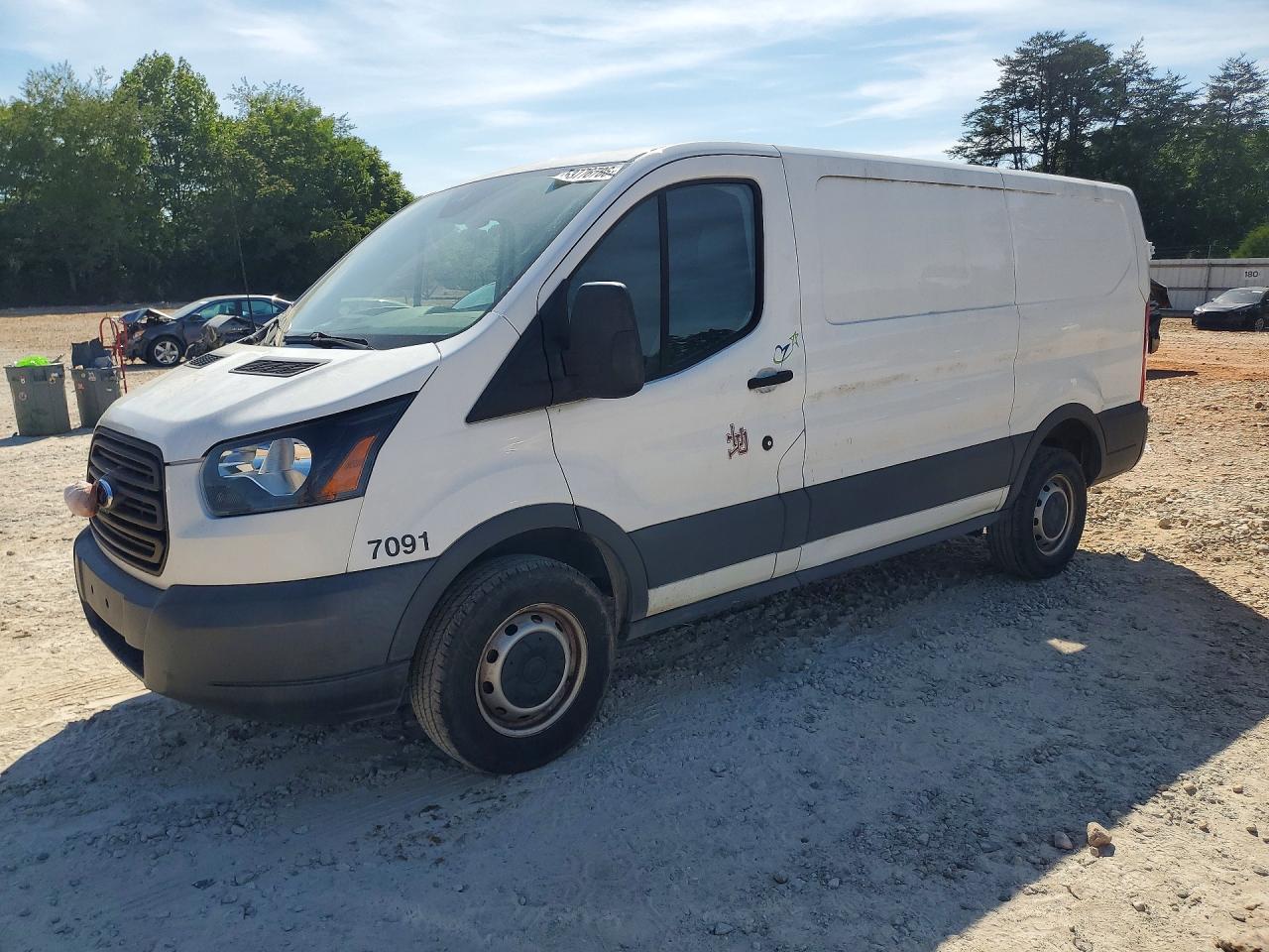 Salvage Ford Transit Image