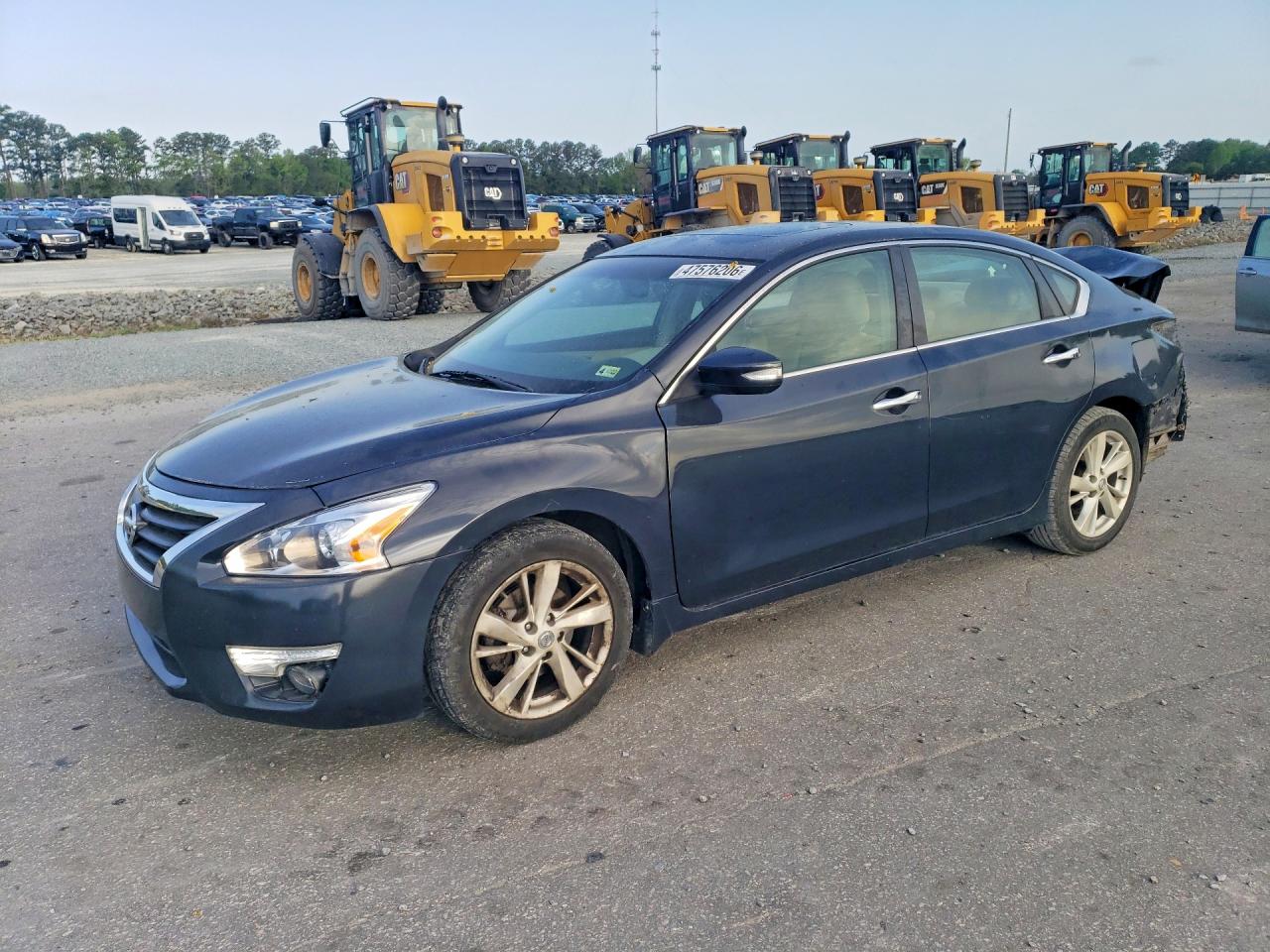 Salvage Nissan Altima Image