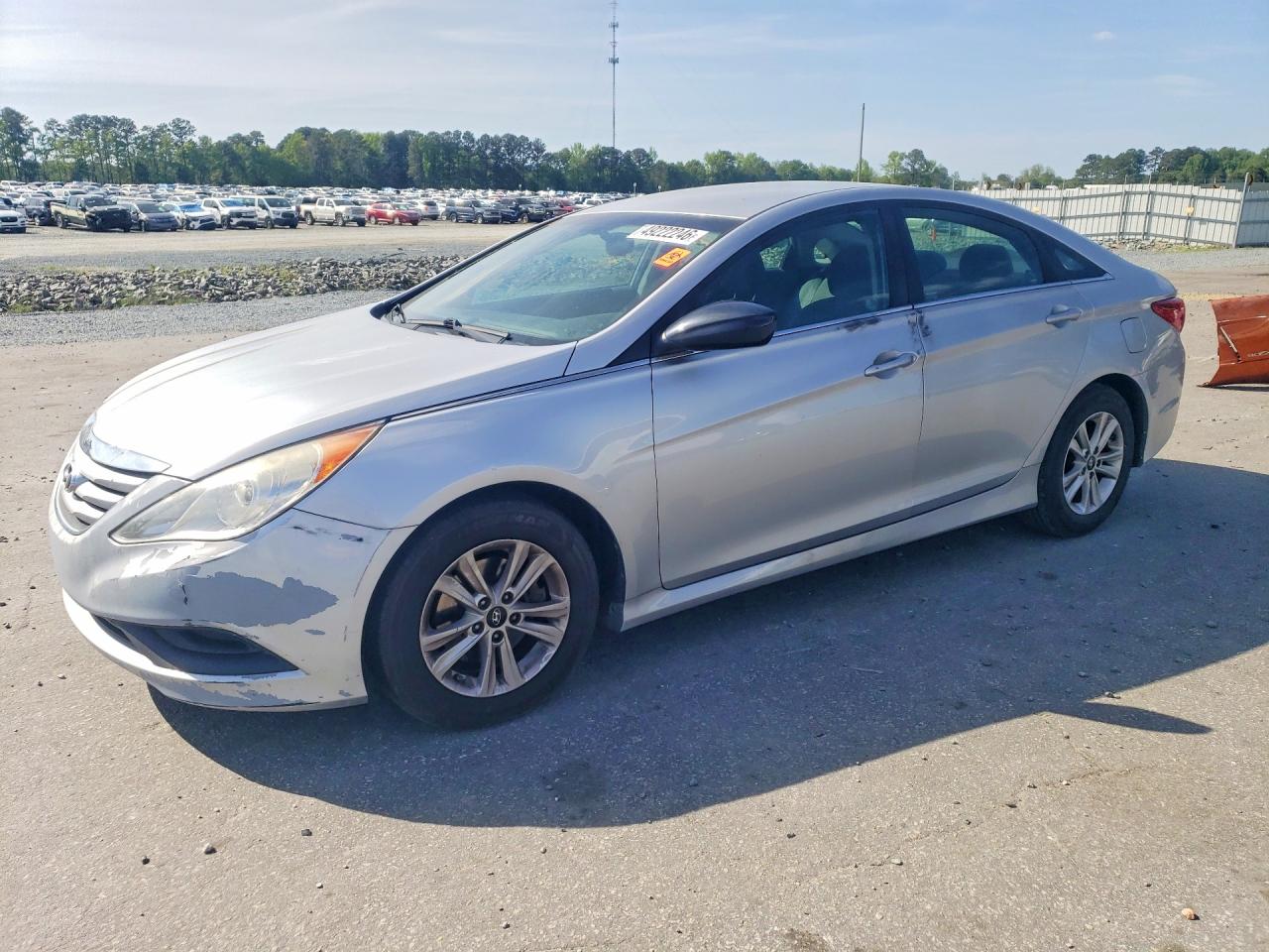 Salvage Hyundai SONATA Image