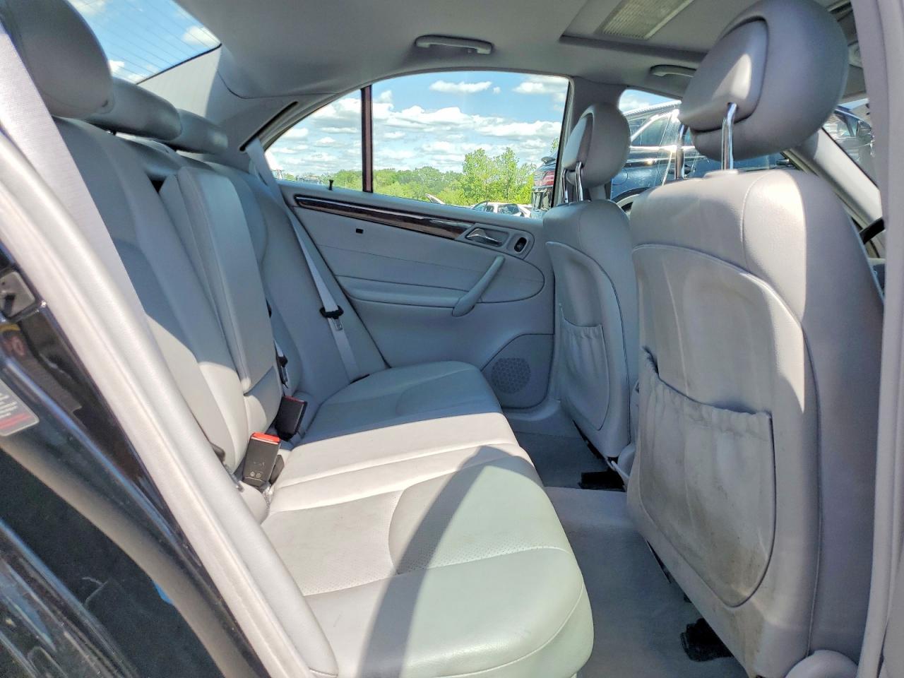 Mercedes-Benz C-Class 320