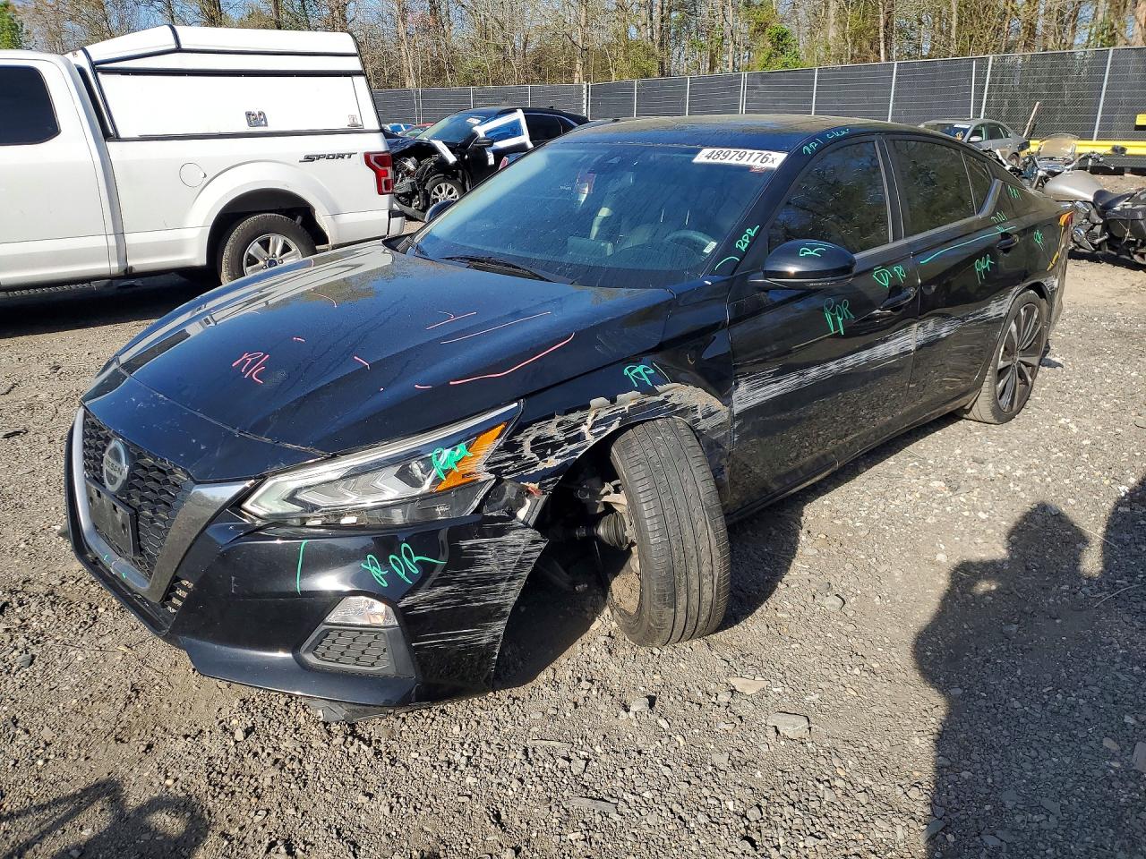 Salvage Nissan Altima Image