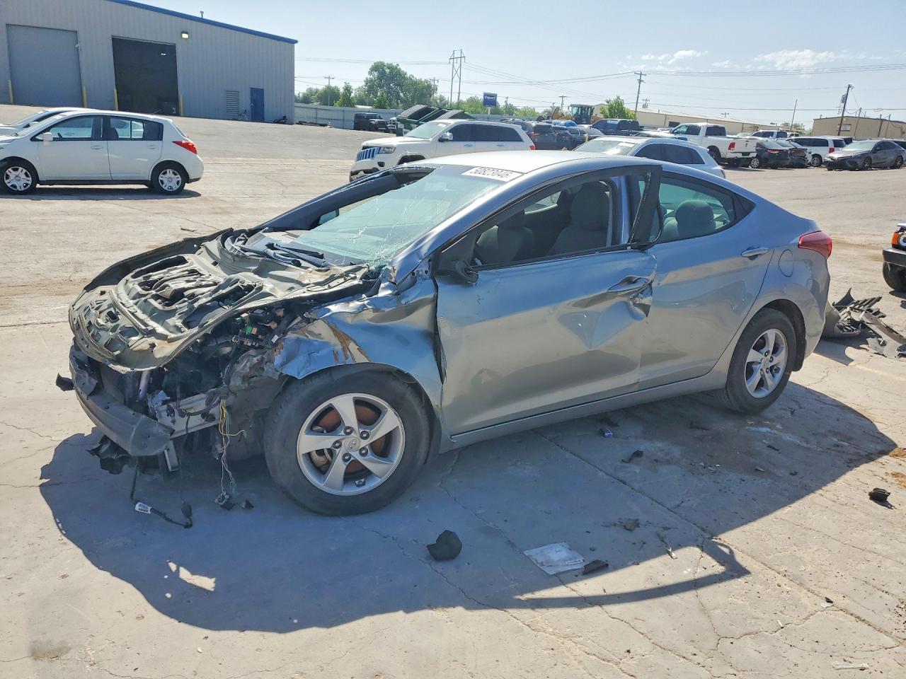 Salvage Hyundai ELANTRA Image