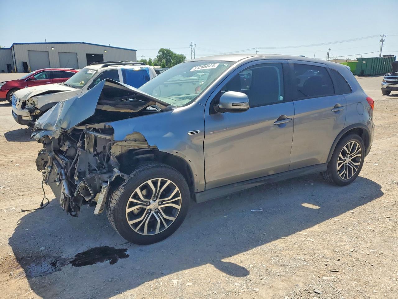 Salvage Mitsubishi Outlander Image