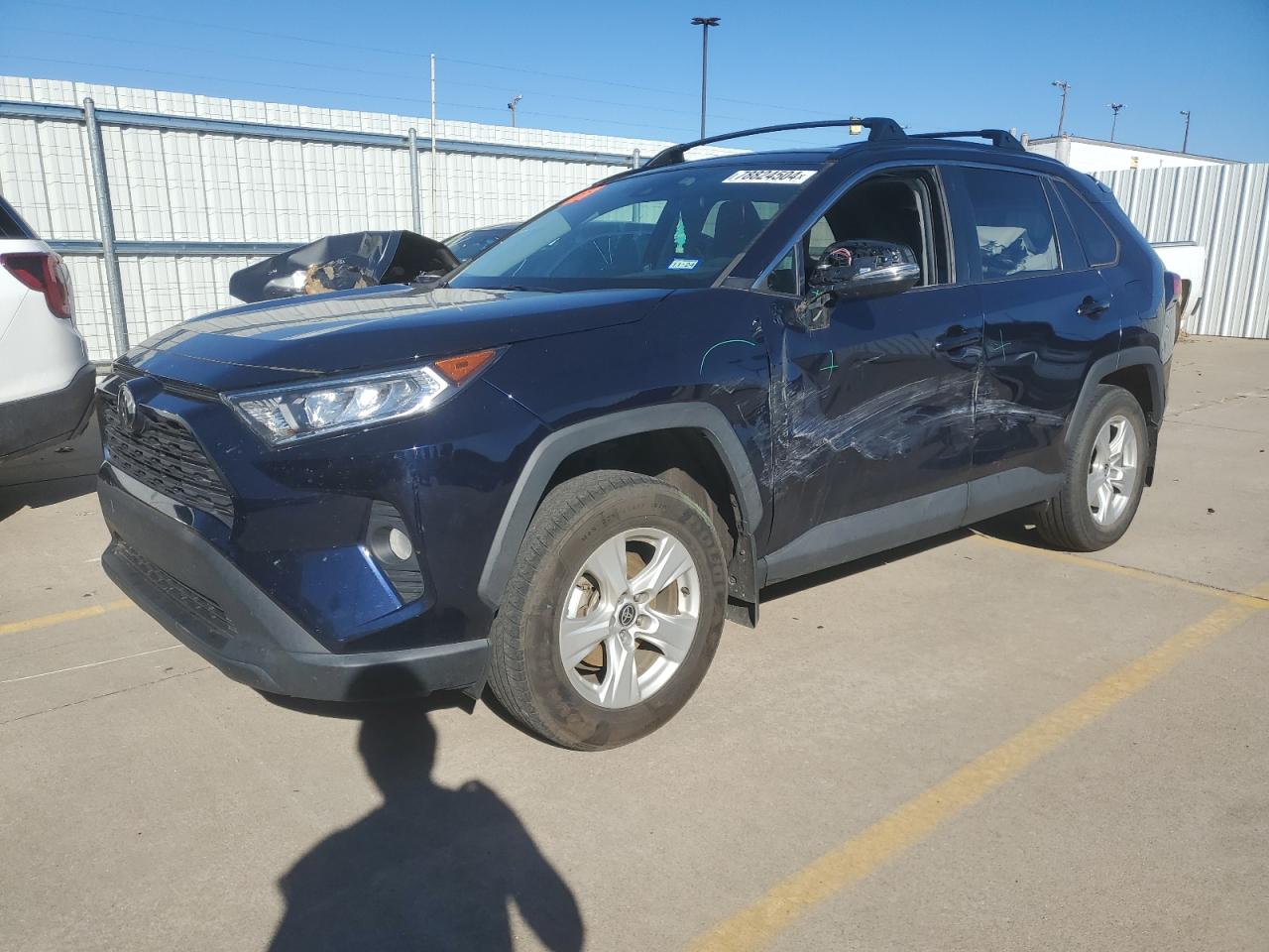 Salvage Toyota RAV4 Image