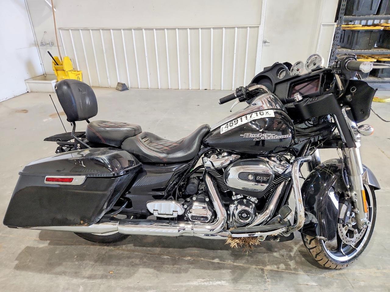 Salvage Harley-Davidson Fl Image