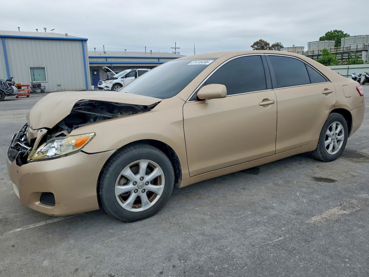 Salvage Toyota Camry Image