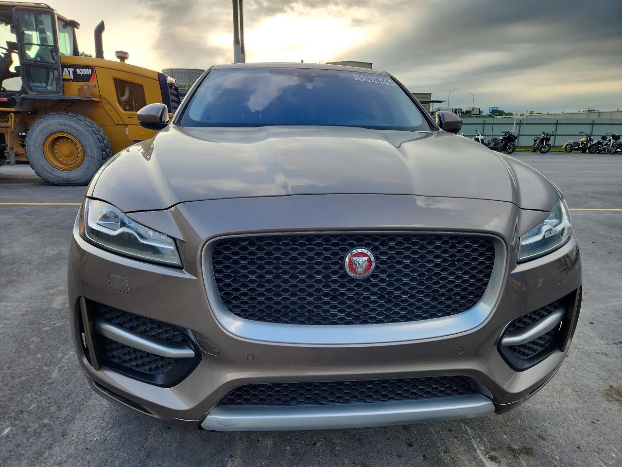 Jaguar F-PACE R - Sport