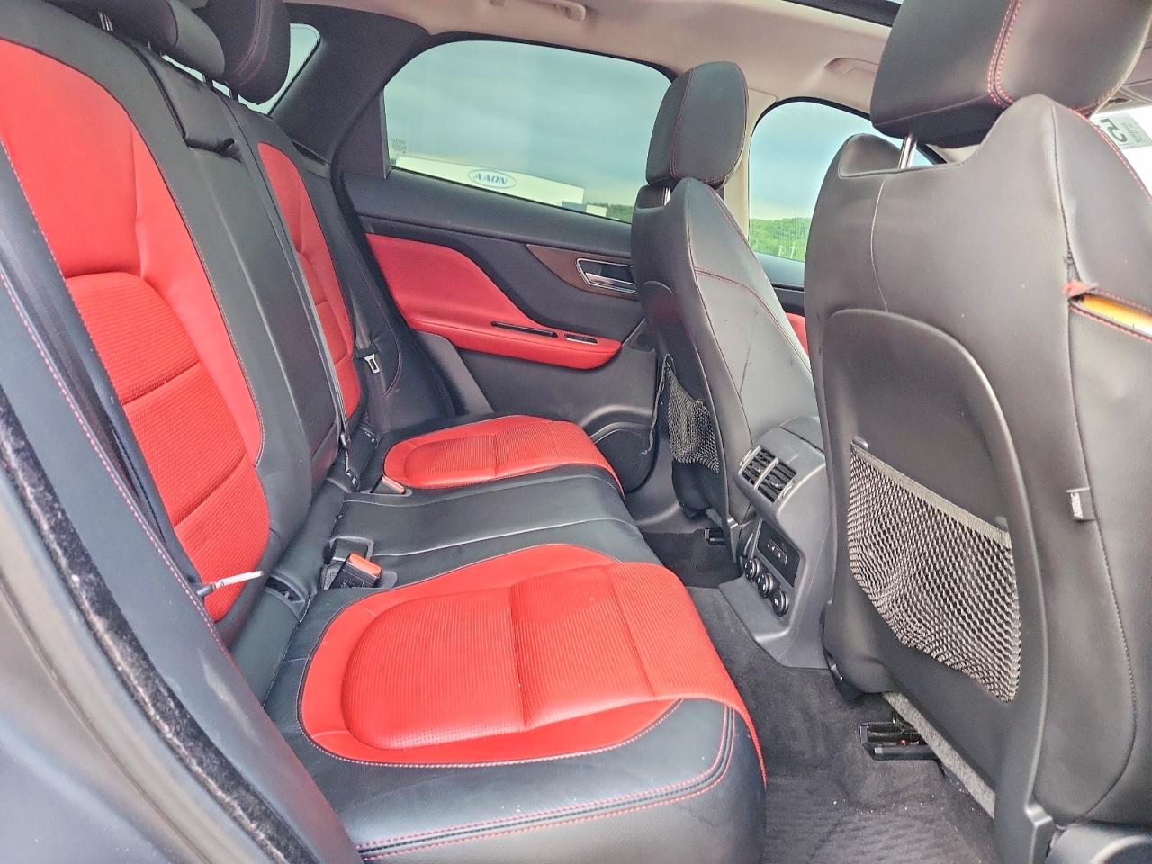 Jaguar F-PACE R - Sport