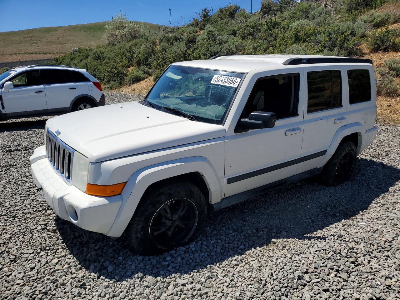 Salvage Jeep Commander Image