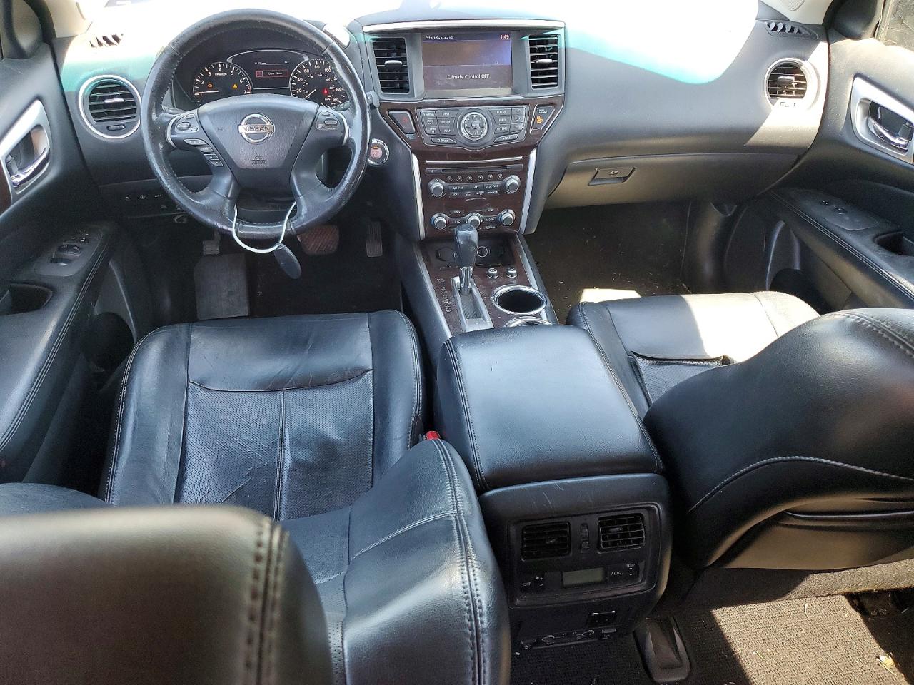 Nissan Pathfinder S