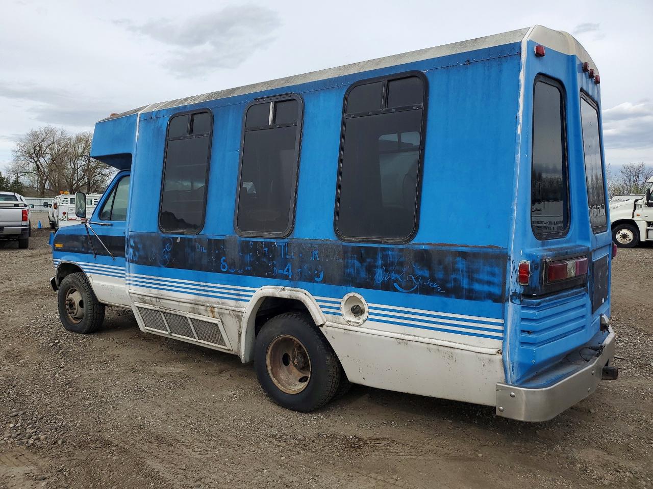 Ford Econoline E350 Cutaway Van