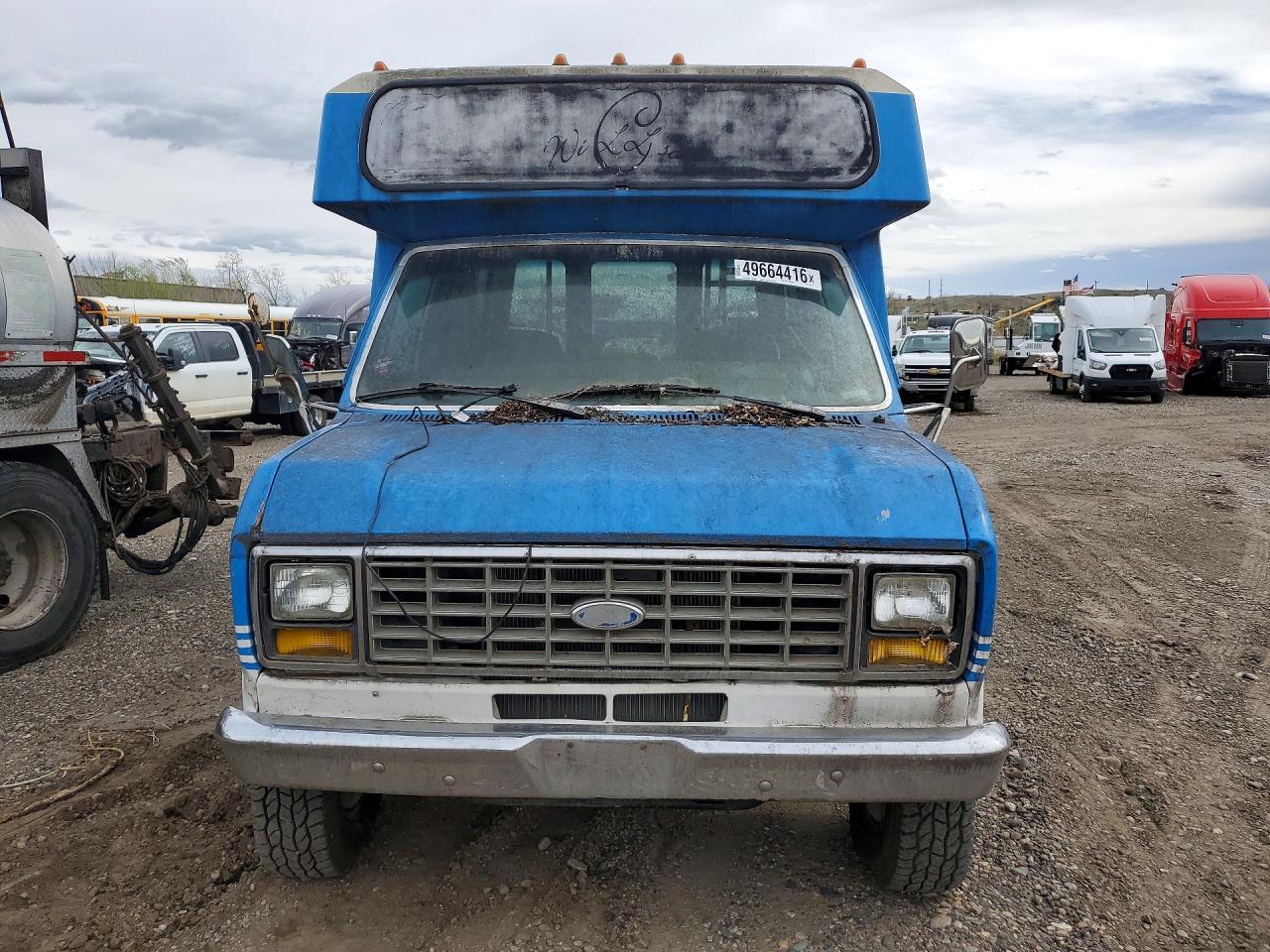 Ford Econoline E350 Cutaway Van