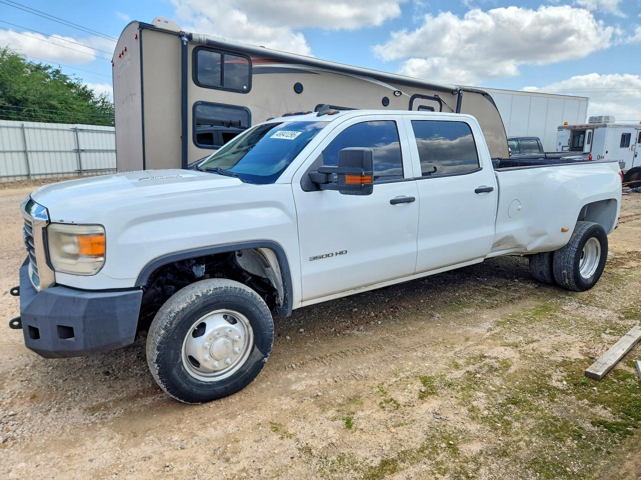 Salvage GMC Sierra Image