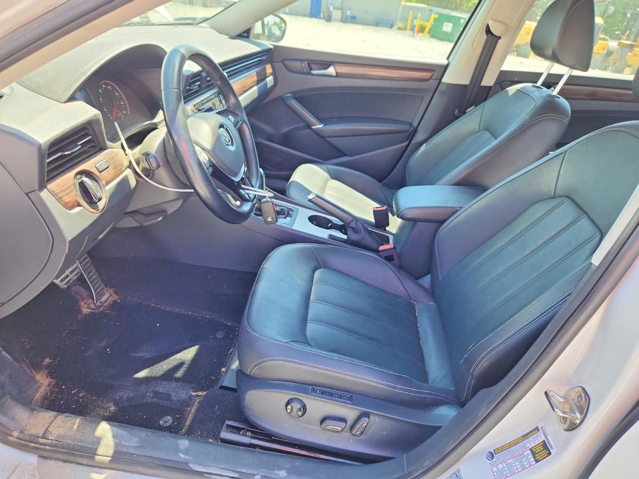 Volkswagen Passat Sel