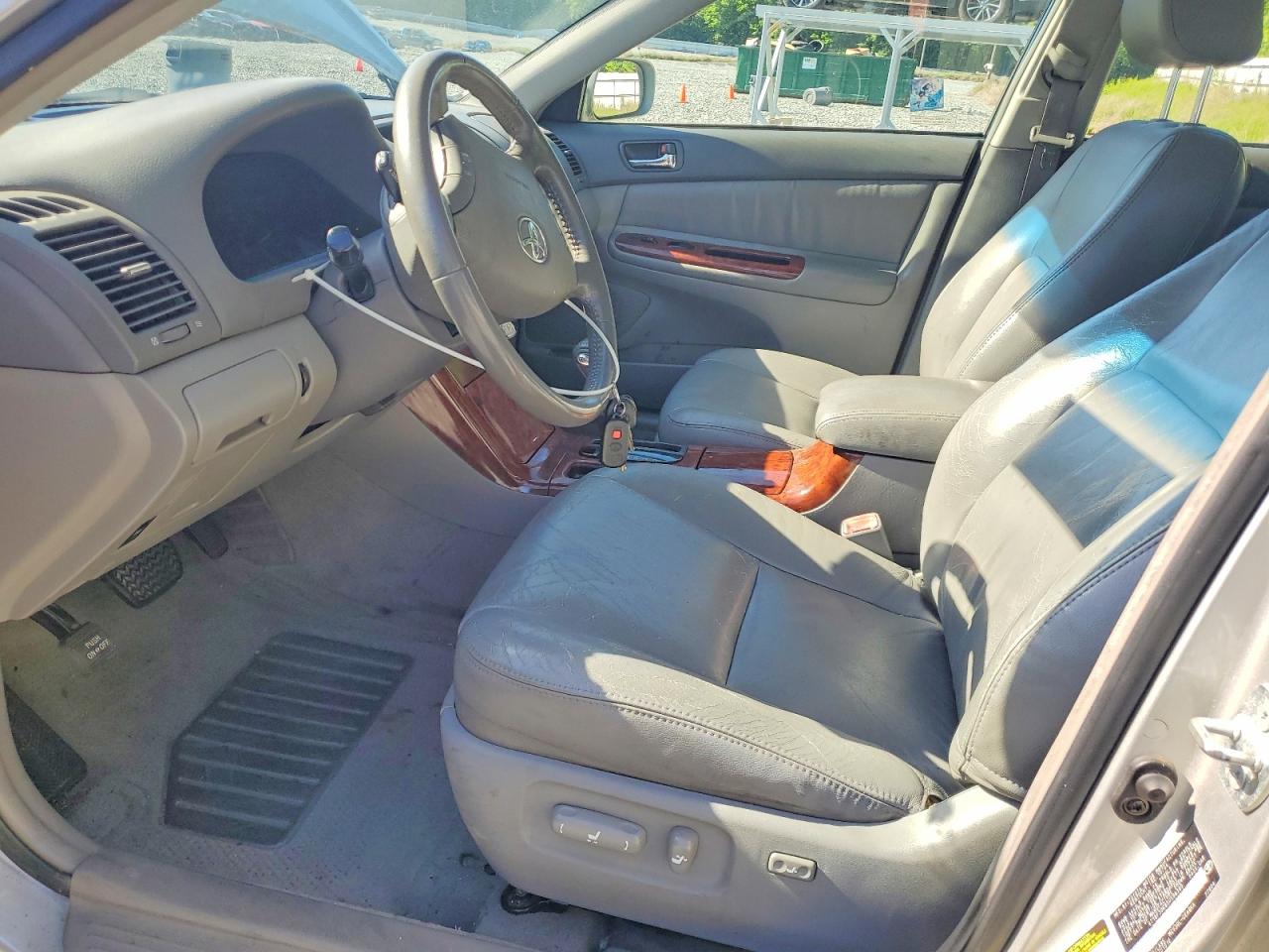 Toyota Camry Xle V6