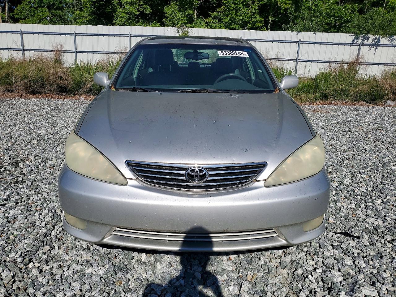 Toyota Camry Xle V6