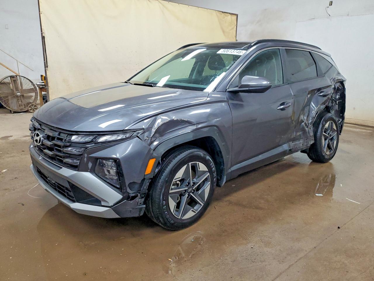 Salvage Hyundai TUCSON Image