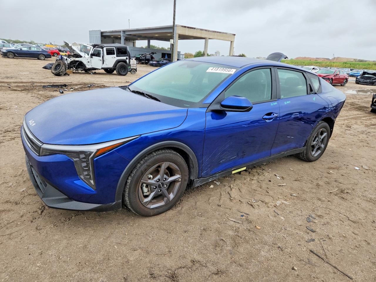 Salvage Kia K4 Image