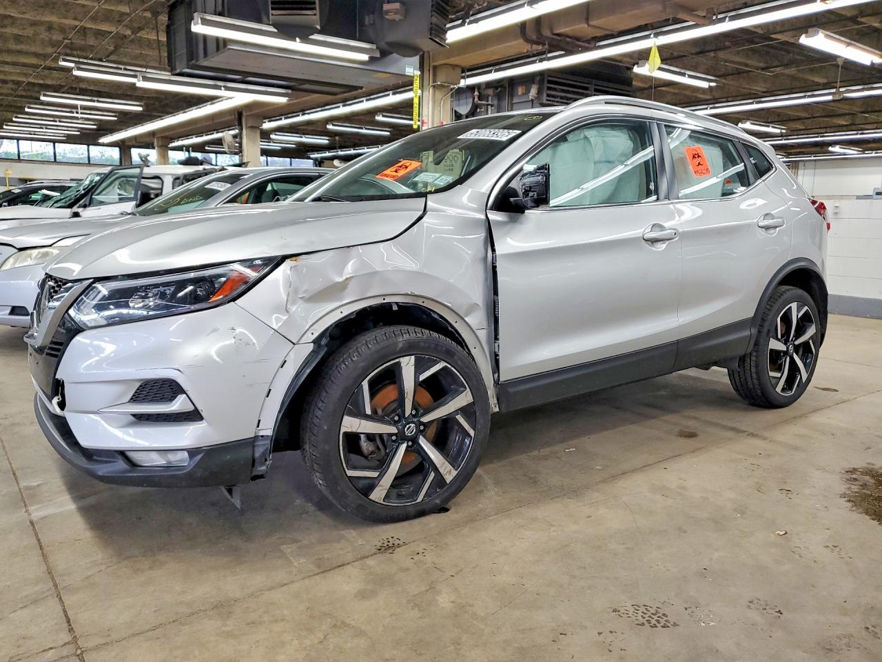 Salvage Nissan Rogue Image