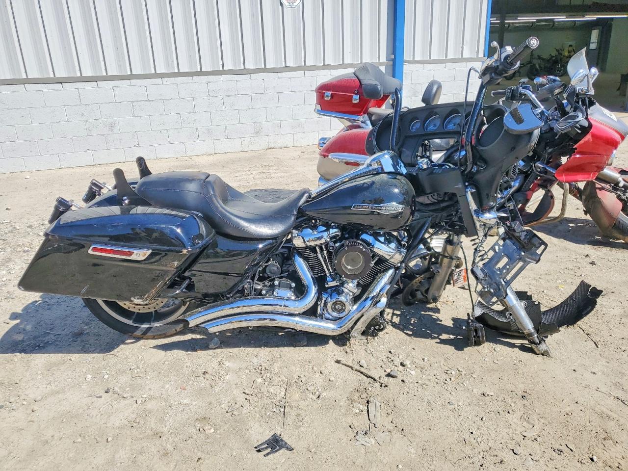 Salvage Harley-Davidson Fl Image