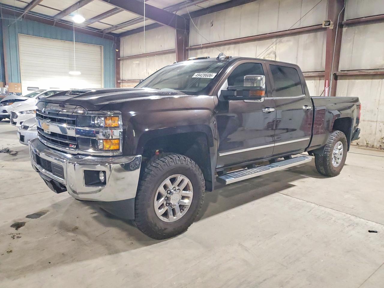 Salvage Chevrolet Silverado Image