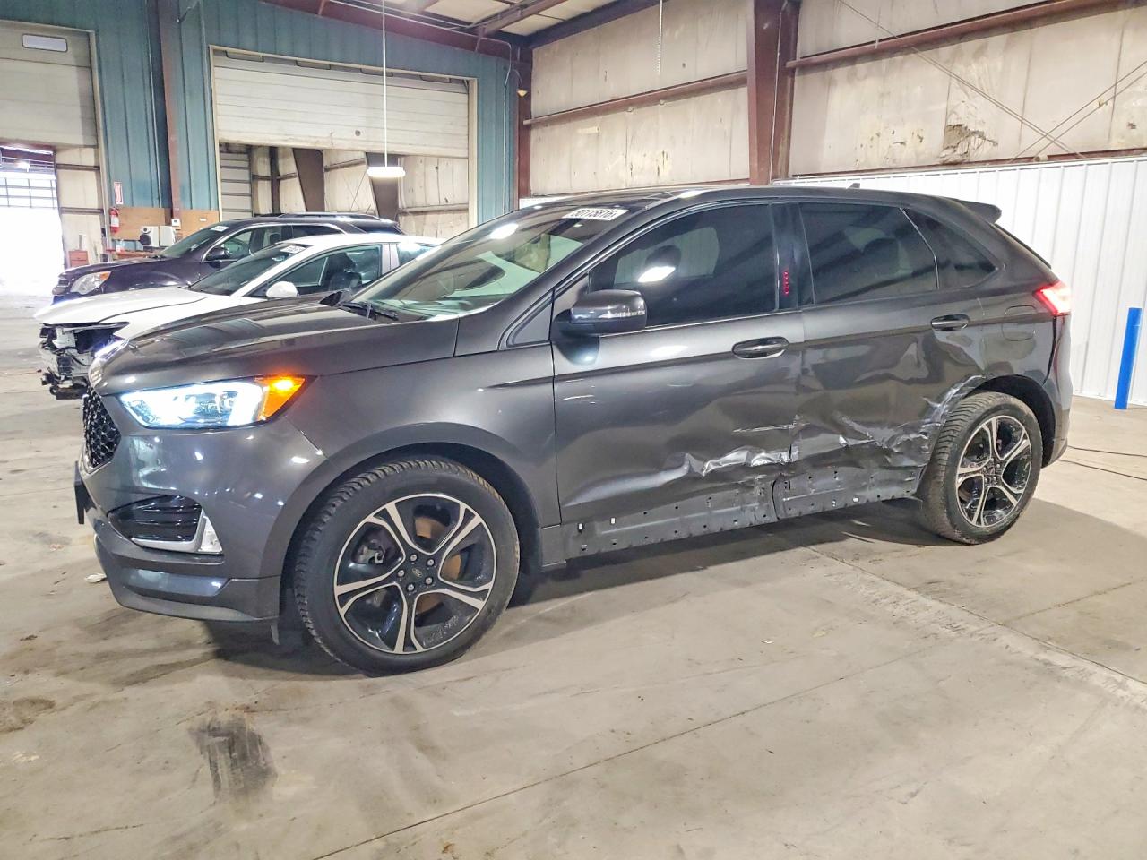 Salvage Ford Edge Image