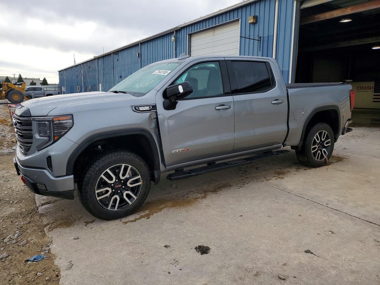 Salvage GMC Sierra Image