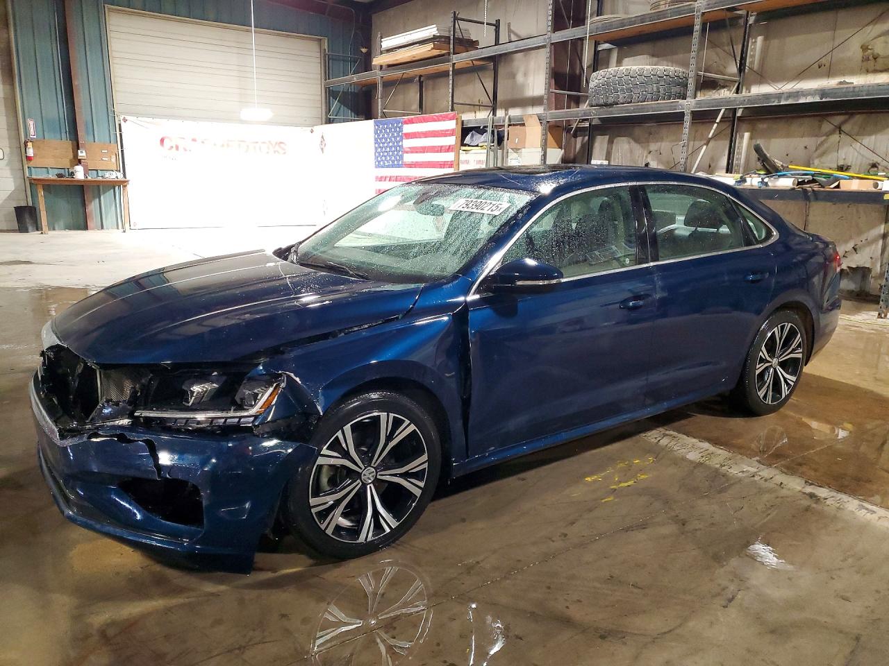 Salvage Volkswagen Passat Image