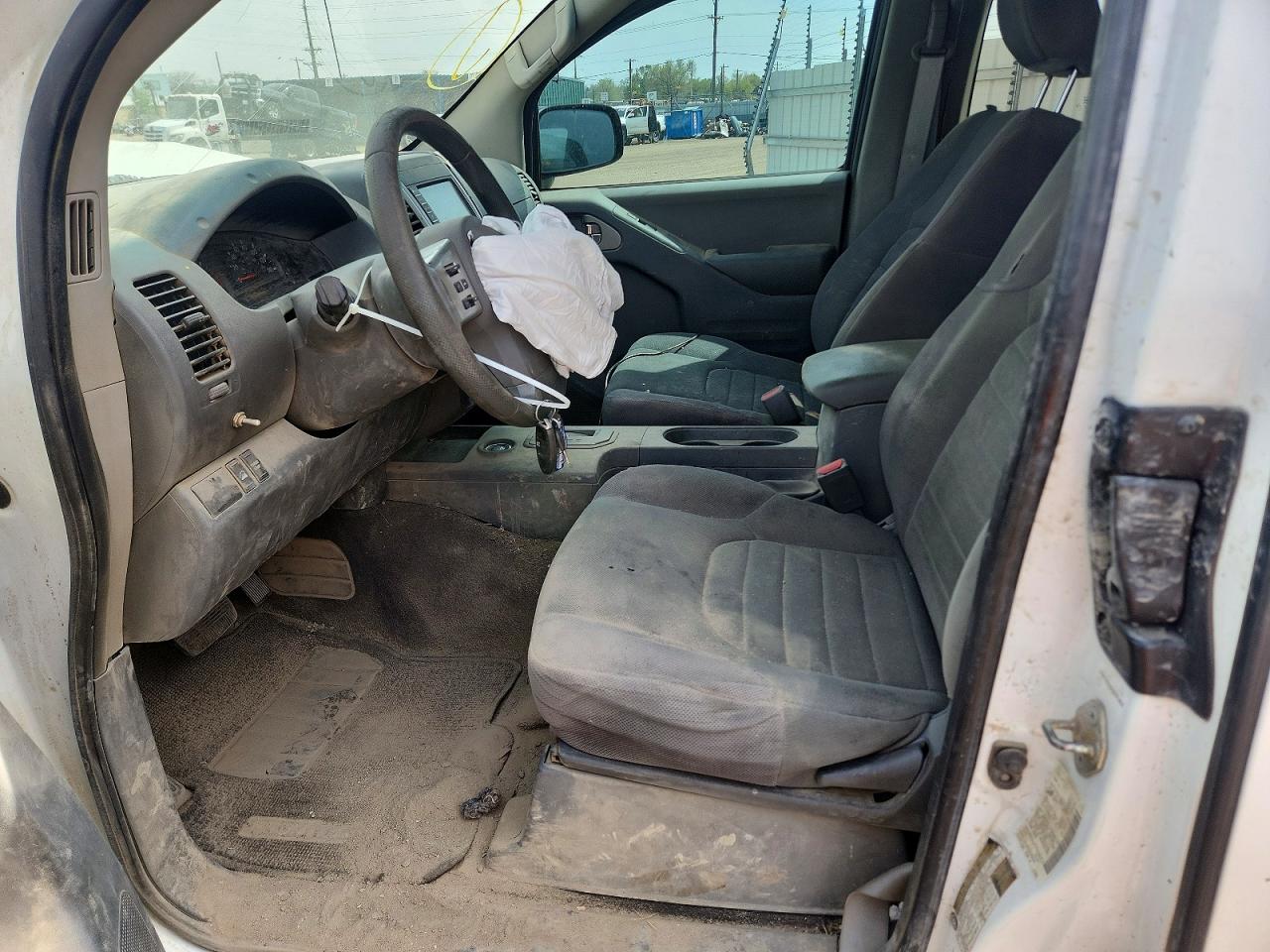 Nissan Frontier S