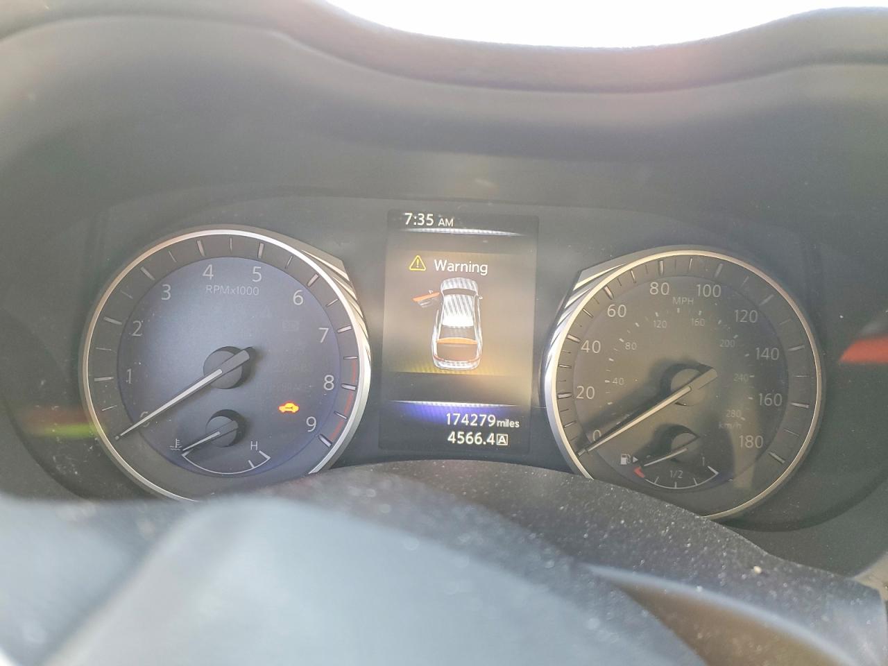INFINITI Q50 Premium